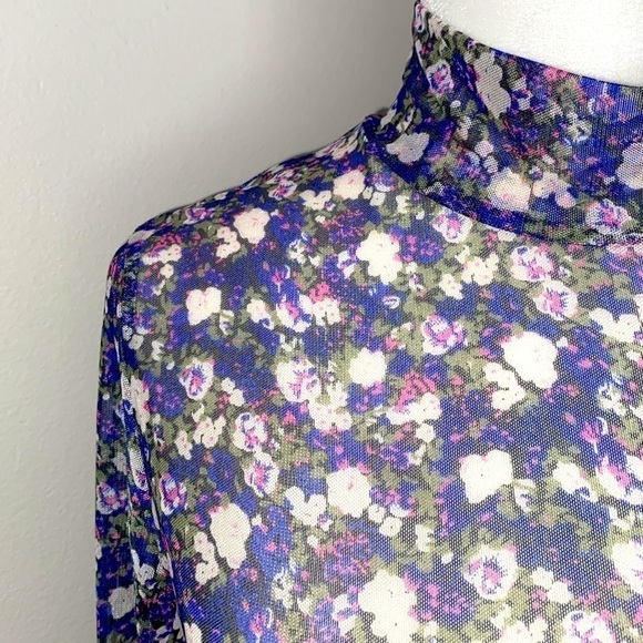 Levi’s floral mesh sheer turtleneck - Picture 5 of 7